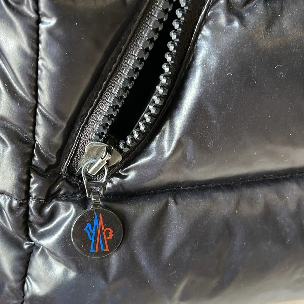 Authentic Moncler Shiny Black Puffer Jacket - Picture 4 of 13